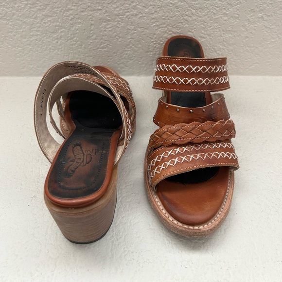 Freebird Albuquerque Sandals - Picture 2 of 6